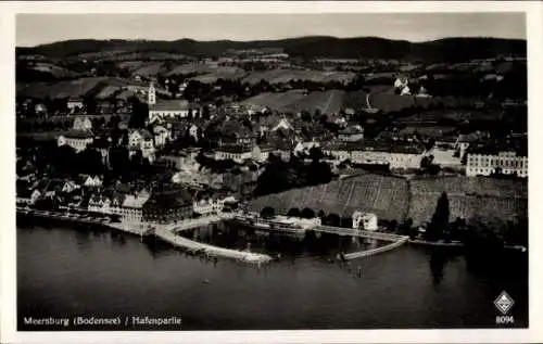 Ak Meersburg am Bodensee, Fliegeraufnahme Hafen