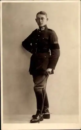 Foto Ak Deutscher Soldat in Uniform, Porträt, Jahr 1918