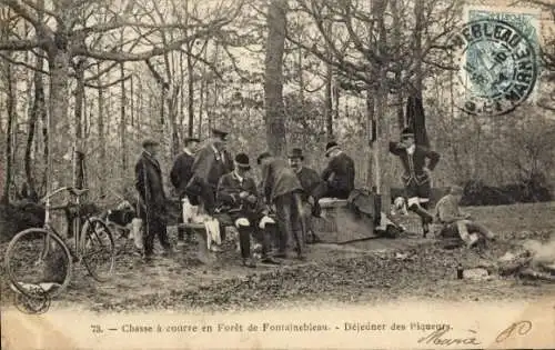 Ak Fontainebleau Seine et Marne, Chasse a courre en Foret, Dejeuner des Piqueurs