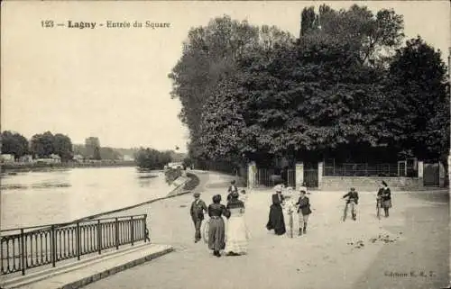 Ak Lagny Seine et Marne, Entree du Square