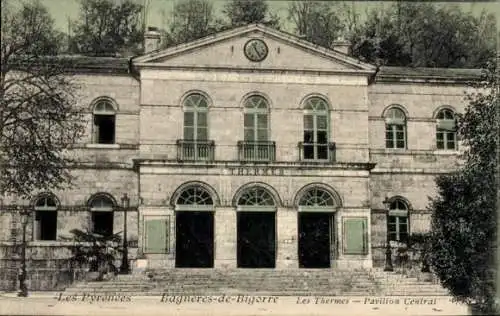 Ak Bagnères de Bigorre Hautes Pyrénées, Les Thermes, Pavillon Central