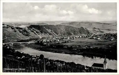 Ak Niederemmel Piesport an der Mosel, Gesamtansicht, Kirche, Brücke