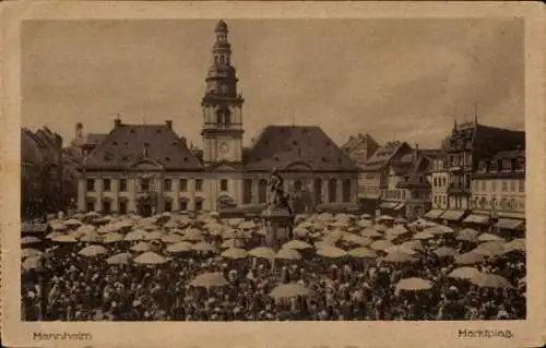 Ak Mannheim in Baden, Marktplatz am Markttag, Rathaus, Denkmal