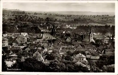 Ak Zweibrücken in Rheinland Pfalz, Gesamtansicht, Kirche, Felder