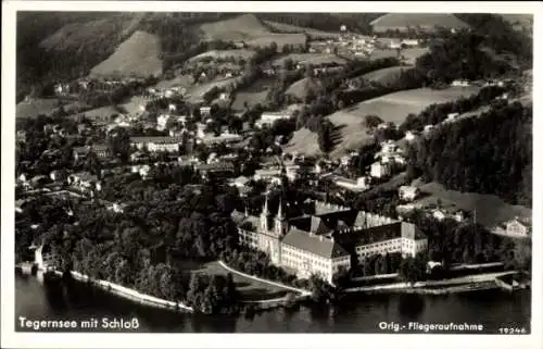 Ak Tegernsee in Oberbayern, Schloss, Fliegeraufnahme