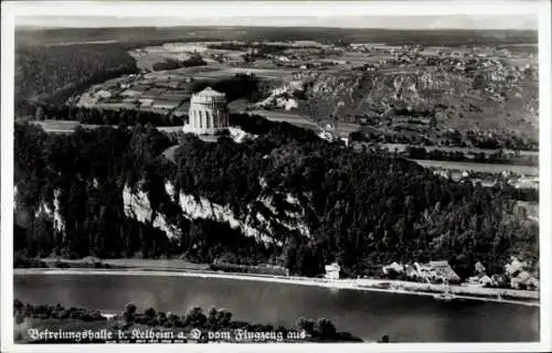 Ak Kelheim an der Donau Niederbayern, Befreiungshalle, Fliegeraufnahme