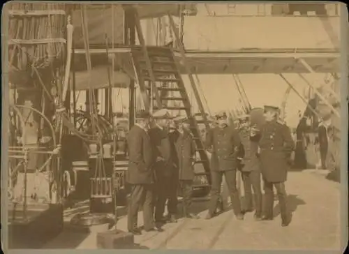 Foto Kaiser Wilhelm II., Hafen, Seeleute, Dampfer