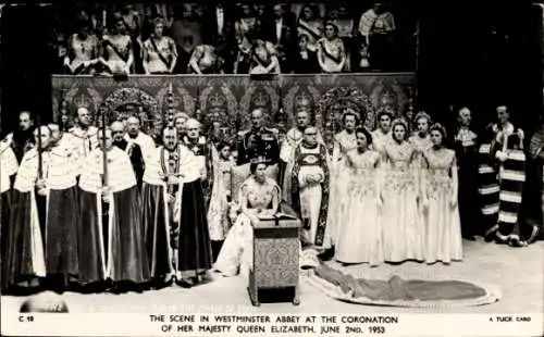 Ak London, die Königin nimmt auf dem Staatsstuhl Platz, Westminster Abbey, Krönung 1953