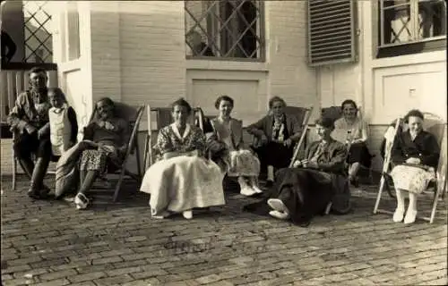 Foto Ak Nordseebad Norderney Ostfriesland, Frauen in Liegestühlen