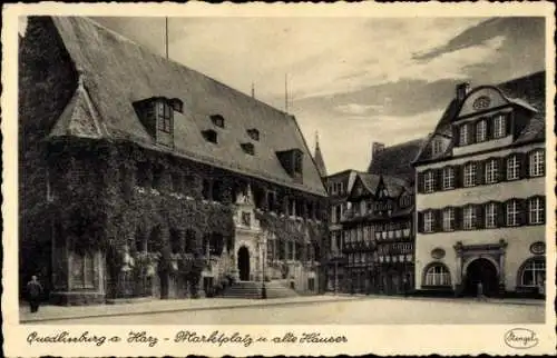 Ak Quedlinburg im Harz, Marktplatz, alte Häuser