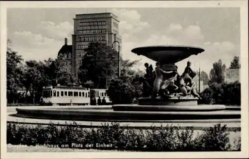 Ak Dresden Neustadt, Hochhaus am Platz der Einheit, Albertplatz, Straßenbahn