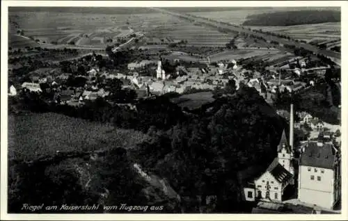 Ak Riegel am Kaiserstuhl, Fliegeraufnahme