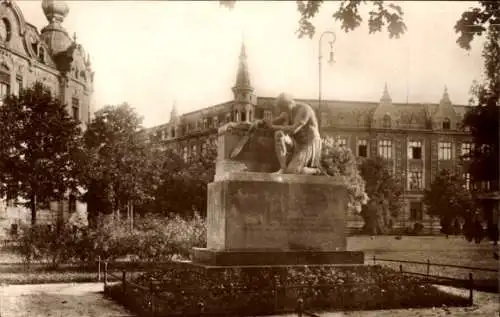 Ak Olsztyn Allenstein Ostpreußen, Kopernikusplatz, Kriegerdenkmal