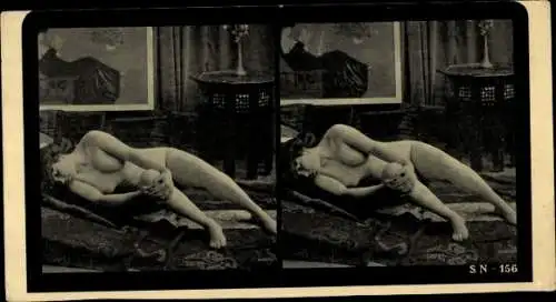 Stereo Foto Erotik, Frauenakt, liegend auf einem Teppich