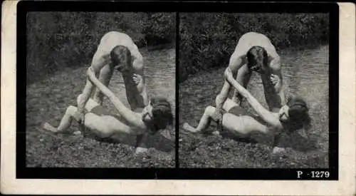 Stereo Foto Erotik, Frauenakt, Frau mit Mann am Ufer