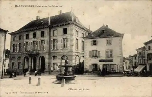 Ak Badonviller Badenweiler Meurthe et Moselle, Rathaus, Brunnen