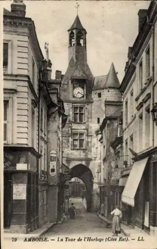 Ak Amboise Indre et Loire, La Tour de l'Horloge, cote Est