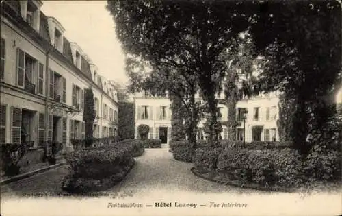 Ak Fontainebleau Seine et Marne, Hotel Launoy, Innenhof