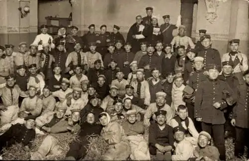 Foto Ak Magdeburg an der Elbe, Deutsche Soldaten in Uniform, Inf. Regt. 66, Gruppenbild