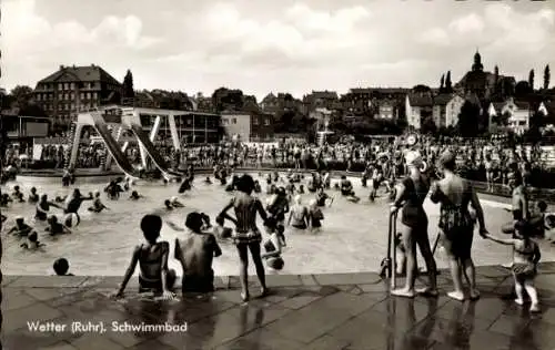 Ak Wetter an der Ruhr im Ennepe Ruhr Kreis, Partie am Schwimmbad, Badegäste