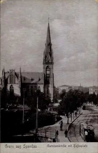 Ak Berlin Spandau, Garnisonkirche mit Hafenplatz, Straßenbahn