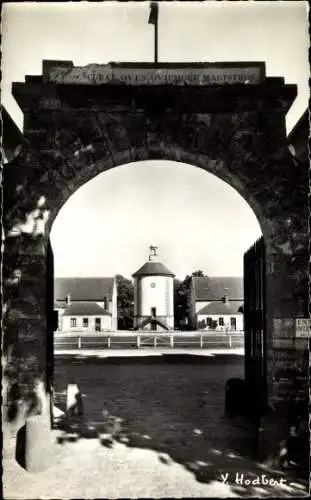 Ak Rambouillet Seine-et-Oise Yvelines, La ferme Nationale, Torbogen