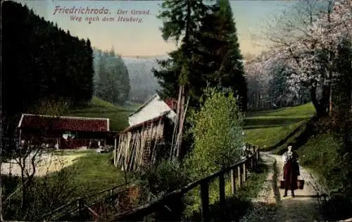 Ak Friedrichroda im Thüringer Wald, Weg nach Heuberg, Wasserträgerin