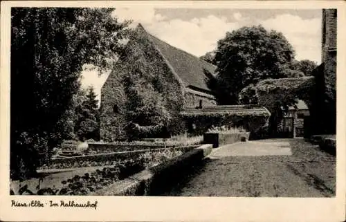 Ak Riesa an der Elbe Sachsen, Im Rathaushof