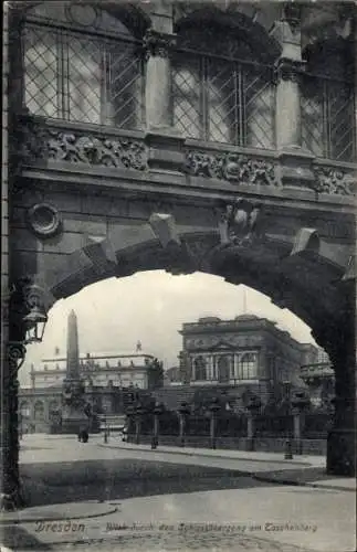 Ak Dresden Altstadt, Blick durch den Schlossübergang am Taschenberg