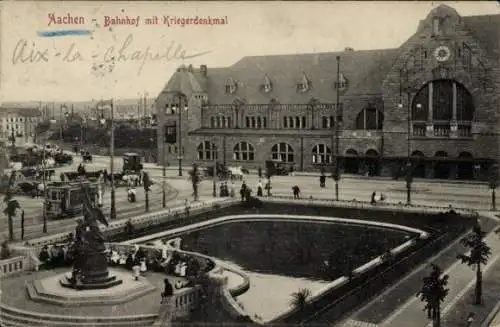 Ak Aachen, Bahnhof, Kriegerdenkmal, Straßenbahnen