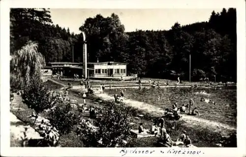 Ak Rychnov nad Kněžnou Reichenau an der Knieschna Region Königgrätz, Freibad