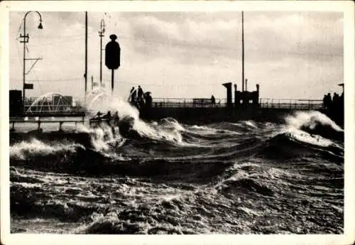 Ak Hamburg Altona Blankenese, Landungsbrücke bei Sturmflut, Windstärke 10