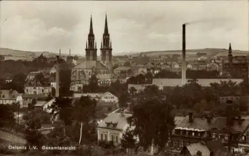 Ak Oelsnitz im Vogtland, Gesamtansicht, Kirche