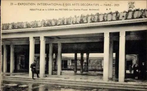 Ak Paris, Internationale Ausstellung für dekorative Kunst 1925, Peristyl des Cour des Métiers