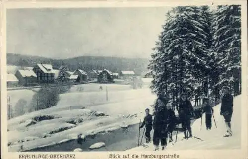 Ak Braunlage im Oberharz, Harzburgerstraße, Skifahrer, Winteransicht