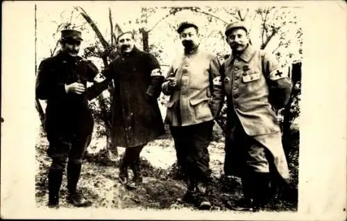 Foto Ak Französische Soldaten in Uniformen, Sanitäter, I WK