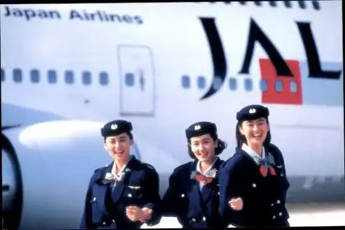 Ak Passagierflugzeug Japan Airlines, Flugbegleiterinnen