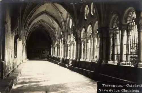 AK Tarragona Katalonien Spanien, Kathedrale, Kirchenschiff des Kreuzgangs