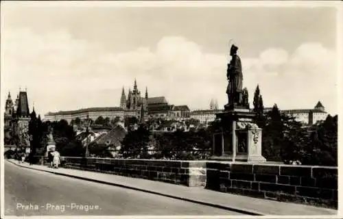 Ak Prag Prag Tschechische Republik, Statue des Heiligen Johannes Nepomuk