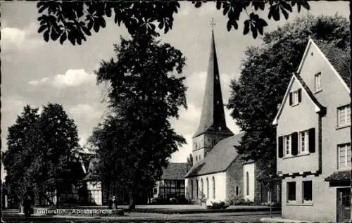 Ak Gütersloh in Westfalen, Apostelkirche, Fachwerkhäuser, Straßenpartie