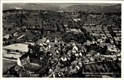 Ak Burkheim Vogtsburg im Kaiserstuhl, Fliegeraufnahme