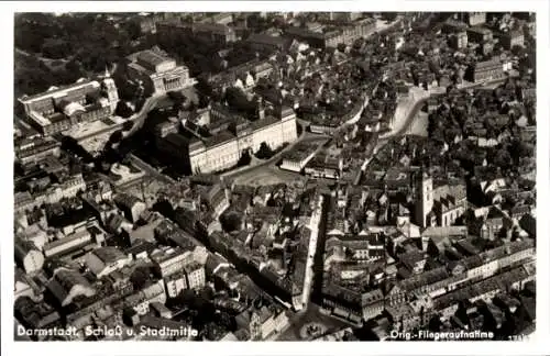 Ak Darmstadt in Hessen, Fliegeraufnahme, Schloss, Stadtmitte