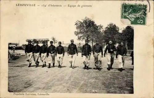 Ak Lerouville Lothringen Meuse, Infanterie, Equipe de coureurs