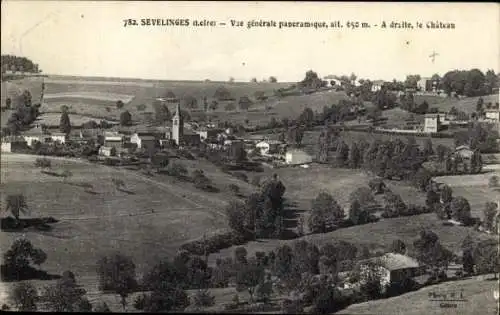 Ak Sevelinges Loire, Panorama, rechts, Schloss