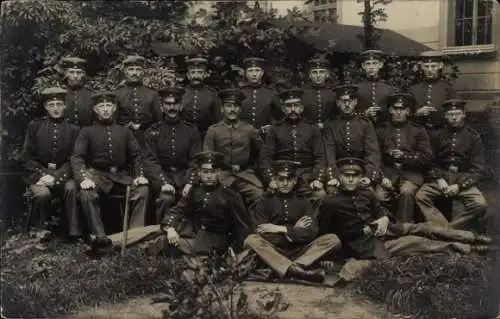 Foto Ak Rastatt im Schwarzwald Baden, Deutsche Soldaten in Uniformen, I WK