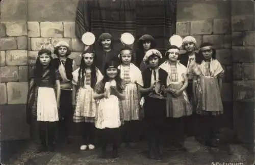 Foto Ak Kinder in Theaterkostümen