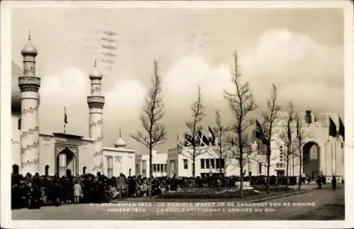 Ak Anvers Anvers Flandre, Exposition Internationale 1930, Foule attendant l'arrivee du Roi