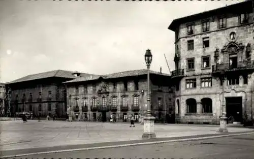 Ak Oviedo Asturien Spanien, Domplatz und Heredia-Palast