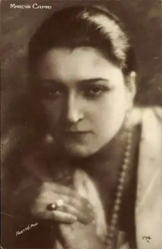 Ak Schauspielerin Marcya Capri, Portrait