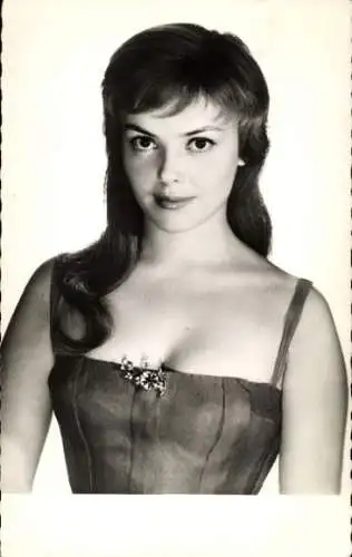 Ak Schauspielerin Christine Carère, Portrait